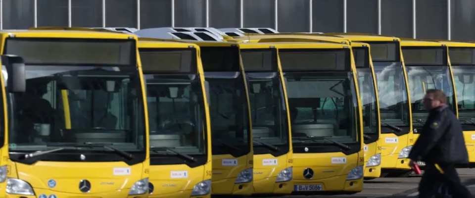 Almanya'da grev: Toplu taşıma durdu