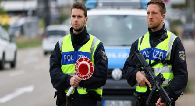 Almanya bir yılda 35 bin kişiyi sınırdan geri çevirdi