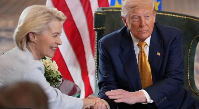 Trump, AB menşeli otomobillere uygulanan gümrük vergilerini % 25'e çıkaracağını açıkladı