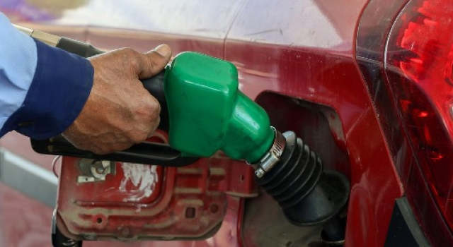 İran anlaşması sonrası petrol düştü, altın fırladı