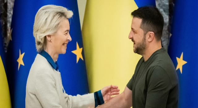 Von der Leyen: Ukrayna’ya 90 milyar euroluk kredi kapsamındaki ilk ödeme yapıldı