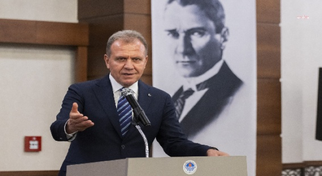 Gözaltına alınan Mersin Büyükşehir Belediye Başkanı Seçer'in emniyette ifade işlemleri başladı