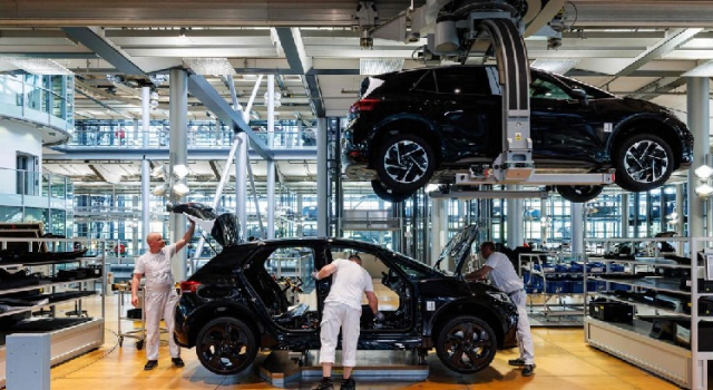 Volkswagen çalışanlarına kötü haber: 2030'a kadar sıfır zam