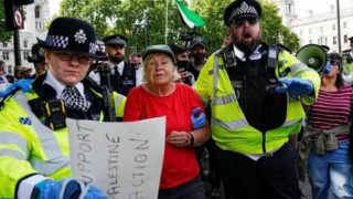 İngiltere'de Palestine Action grubuna destek açıklayan 890 kişi gözaltına alındı