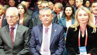 CHP'nin "iktidara yürüyüş" hedefli kurultayı başladı
