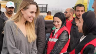 Hollywood yıldızı Angelina Jolie, Refah Sınır Kapısı’na gitti