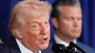 Trump: Venezuela'daki geçici yönetim, petrolün 30 ila 50 mi̇lyon varilini ABD'ye teslim edecek