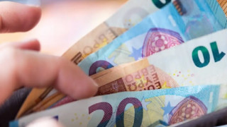 Alman işverenler bin euro prim planına tepkili