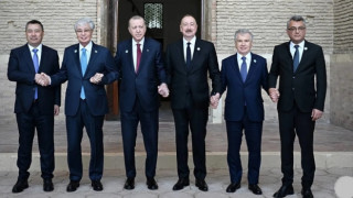 Türk liderler 'etkili jeopolitik güç merkezi' için birleşiyor