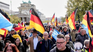 Berlin’de binlerce kişi yürüdü: Merz istifa etsin, Rusya ile barış sağlansın
