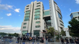 Mersin'deki operasyonda 3 başkanla birlikte 59 şüpheli adliyeye sevk edildi